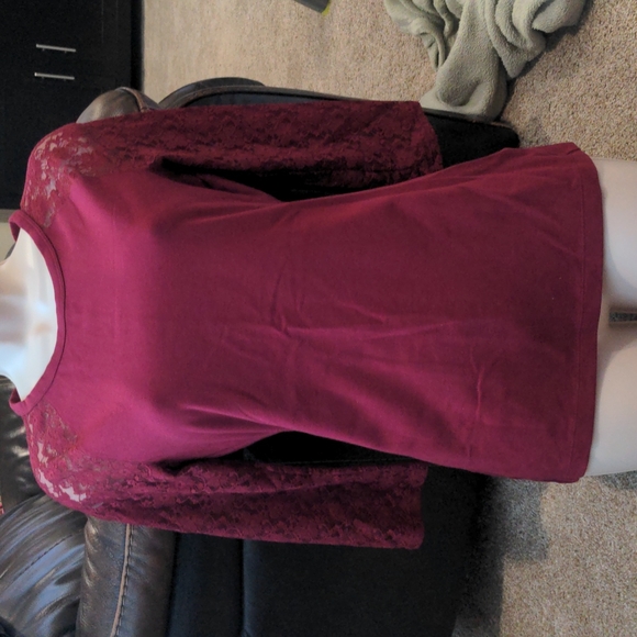 Maroon top - Picture 1 of 2